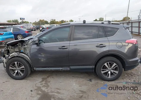 2018 Toyota Rav4 Xle z USA, uszkodzony, nr VIN JTMWFREV1JJ732411